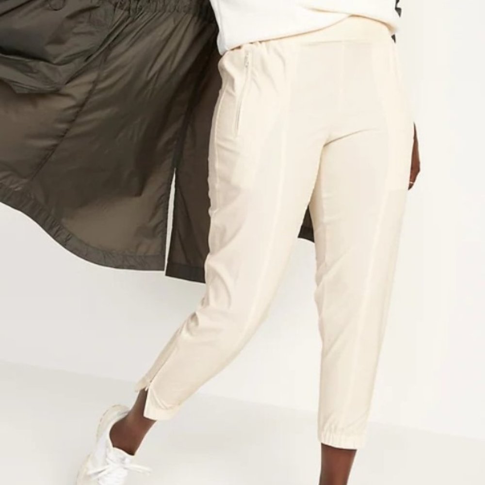 Old Navy Mid-Rise StretchTech Jogger Pants for Women